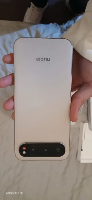 ZTE Nubia Air 256GB 8GB RAM color dorado