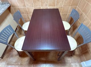 Mesa de Cocina Extensible + 4 Sillas