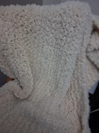 Manta  hecha a mano. Imitación pelo conejo