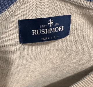Jersey Rushmore gris claro cuello pico