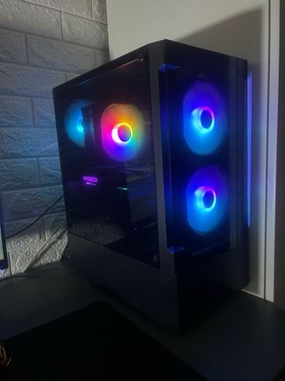 PC Gamer Negro con Luces RGB