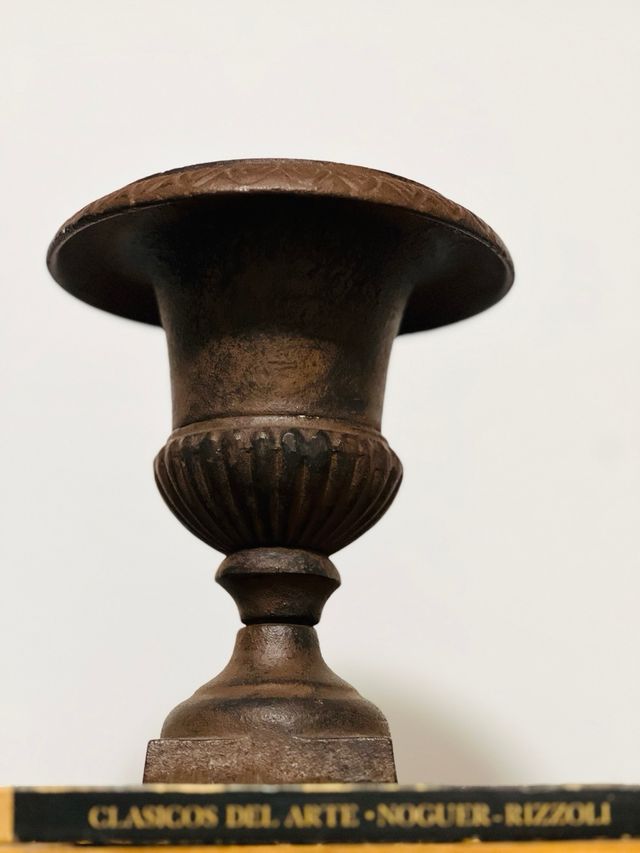 Pareja de copas neoclásicas