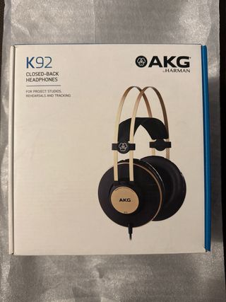 Auriculares AKG K92 Negro/Dorado