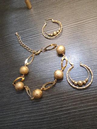 Conjunto Pulsera y Pendientes Dorados