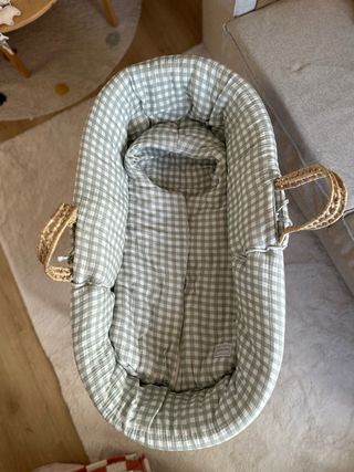 Moisés de bebé de mimbre natural