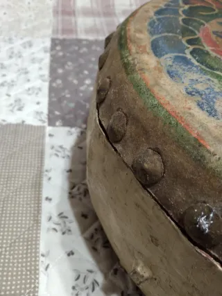 Tambor chino vintage pintado a mano