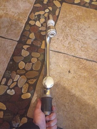 Grifo de cocina metal y goma