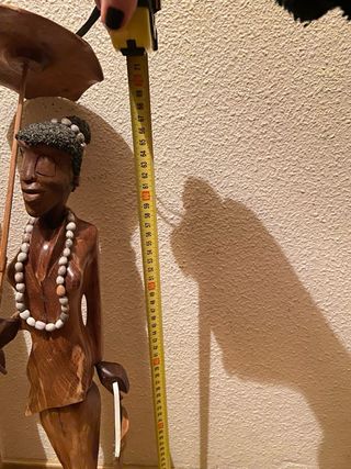 Pareja figuras madera tallada