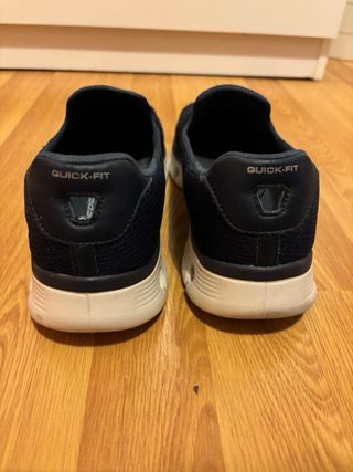 Zapatillas Skechers Azul Marino y Blanco
