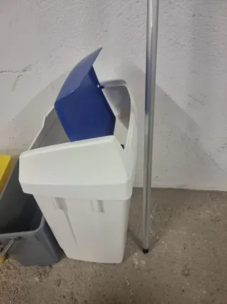 Cubos y recogedor con mango