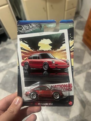 Hot Wheels Porsche 911 R Plata