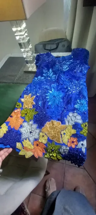Abito da cerimonia blu con fiori