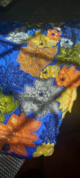 Abito da cerimonia blu con fiori