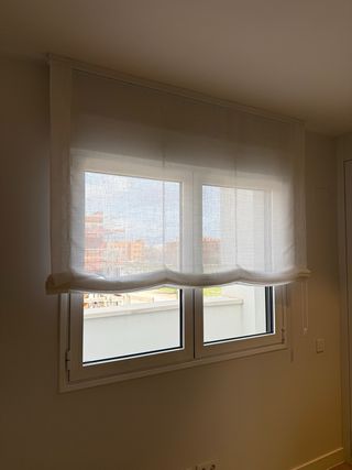 Estor enrollable tela beige/blanco