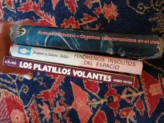 3 libros sobre OVNIS
