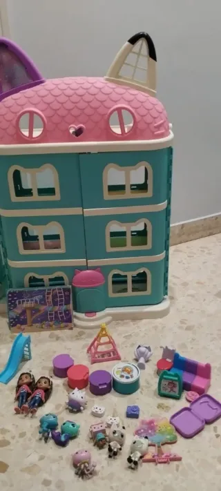 Casa de muñecas Gaby Gato