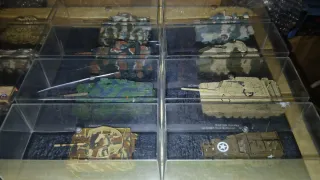 Collezione di 18 Carri Armati Militari