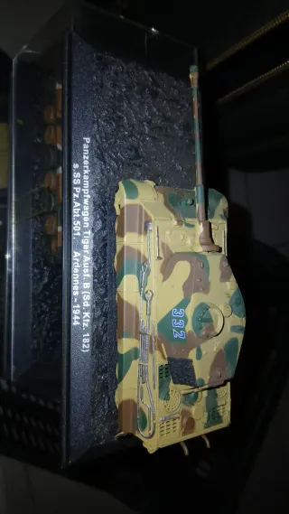 Collezione di 18 Carri Armati Militari