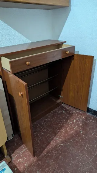 Mueble zapatero de madera con cajón superior