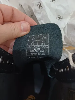 BOTAS DR. MARTENS. Número 37. SIN ESTRENAR