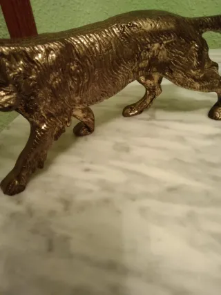 Figura bronce perro cazador