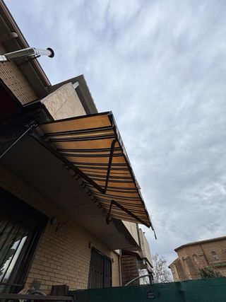 4 Toldo Extensible (2 Manuales, 2 Motor)