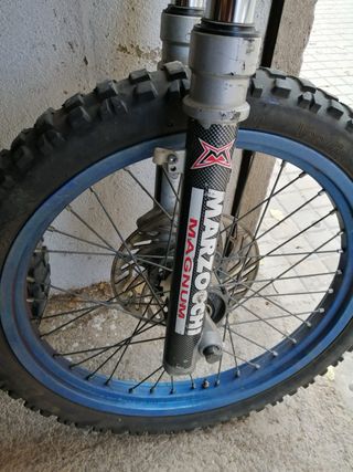 Horquilla Marzocchi Magnum y ruedas