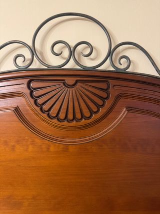 Mueble vajillero madera maciza clásico