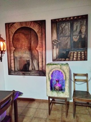 Lámpara/fuente artesanal de estilo Árabe.