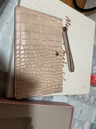 Billetera y cartera beige