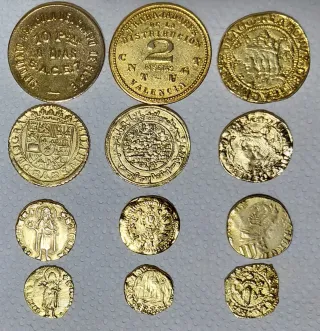 Lote monedas reproducciones de antiguas y modernas