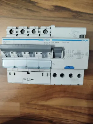 Interruptor magnetotérmico Hager BF 441N