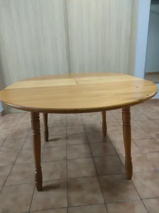 Mesa redonda de madera maciza