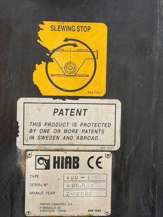 Camión grúa MAN F2000 6x2 eje elevable hiab 400