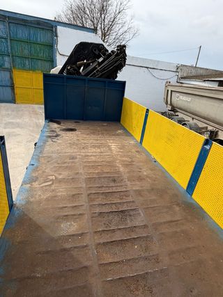 Camión grúa MAN F2000 6x2 eje elevable hiab 400