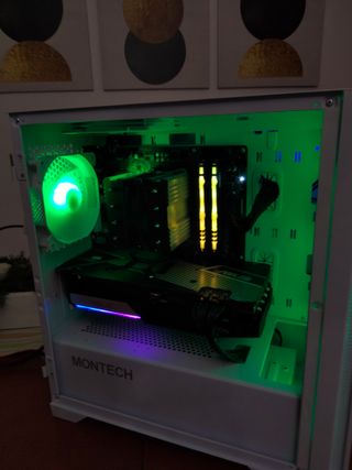 Ryzen 3700X + RX 6700 XT | PC Gaming