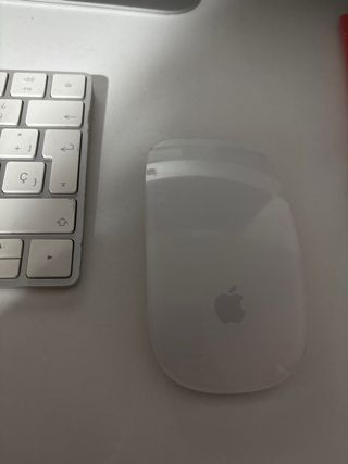 iMac 21.5 C02QL84PGF1J TECLADO Y RATON INCLUIDOS