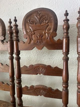 Juego de 4 sillas antiguas de madera