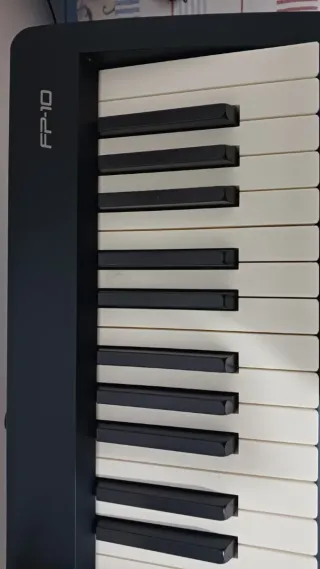 Piano Digital Roland FP-10