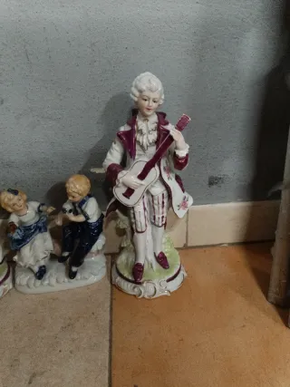 Figuras de porcelana estilo antiguo