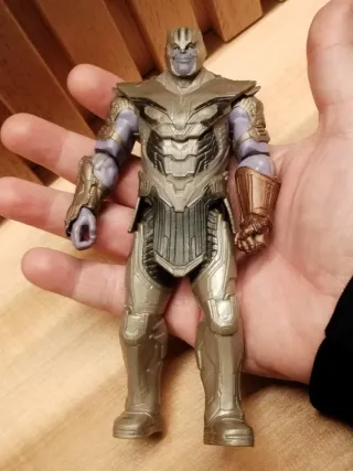 Action Figure Thanos - Avengers Endgame