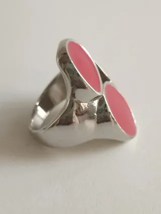 Anillo Maxi Plateado con Diseño Geométrico Rojo