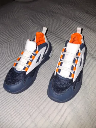 Zapatillas deportivas niño azul y naranja talla 35