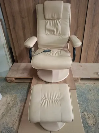 Sillón de masaje y reposapiés