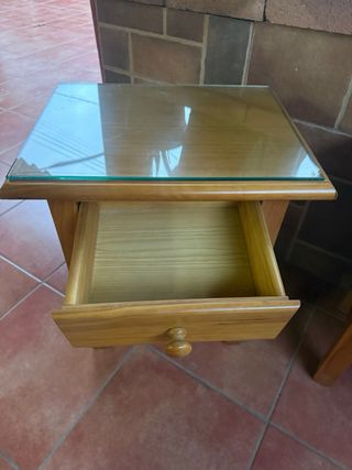 Mesita de noche madera y cristal