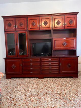 Mueble de salón madera vitrinas y cajones