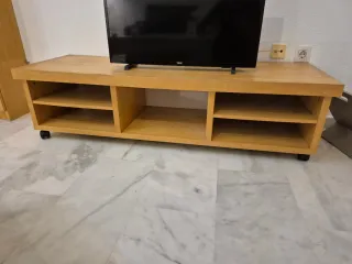 Mueble TV madera con ruedas