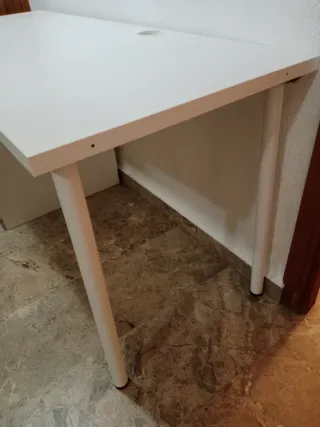 Escritorio Ikea Smastad con cajonera