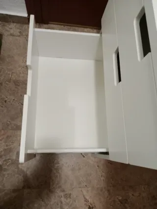 Escritorio Ikea Smastad con cajonera