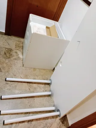 Escritorio Ikea Smastad con cajonera